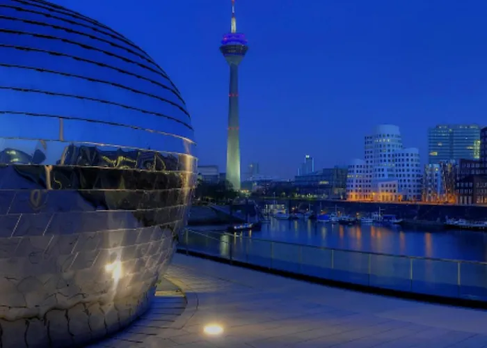 Medienhafen Direkt Am Zentrum Düsseldorf
