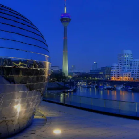 Medienhafen Direkt Am Zentrum Düsseldorf